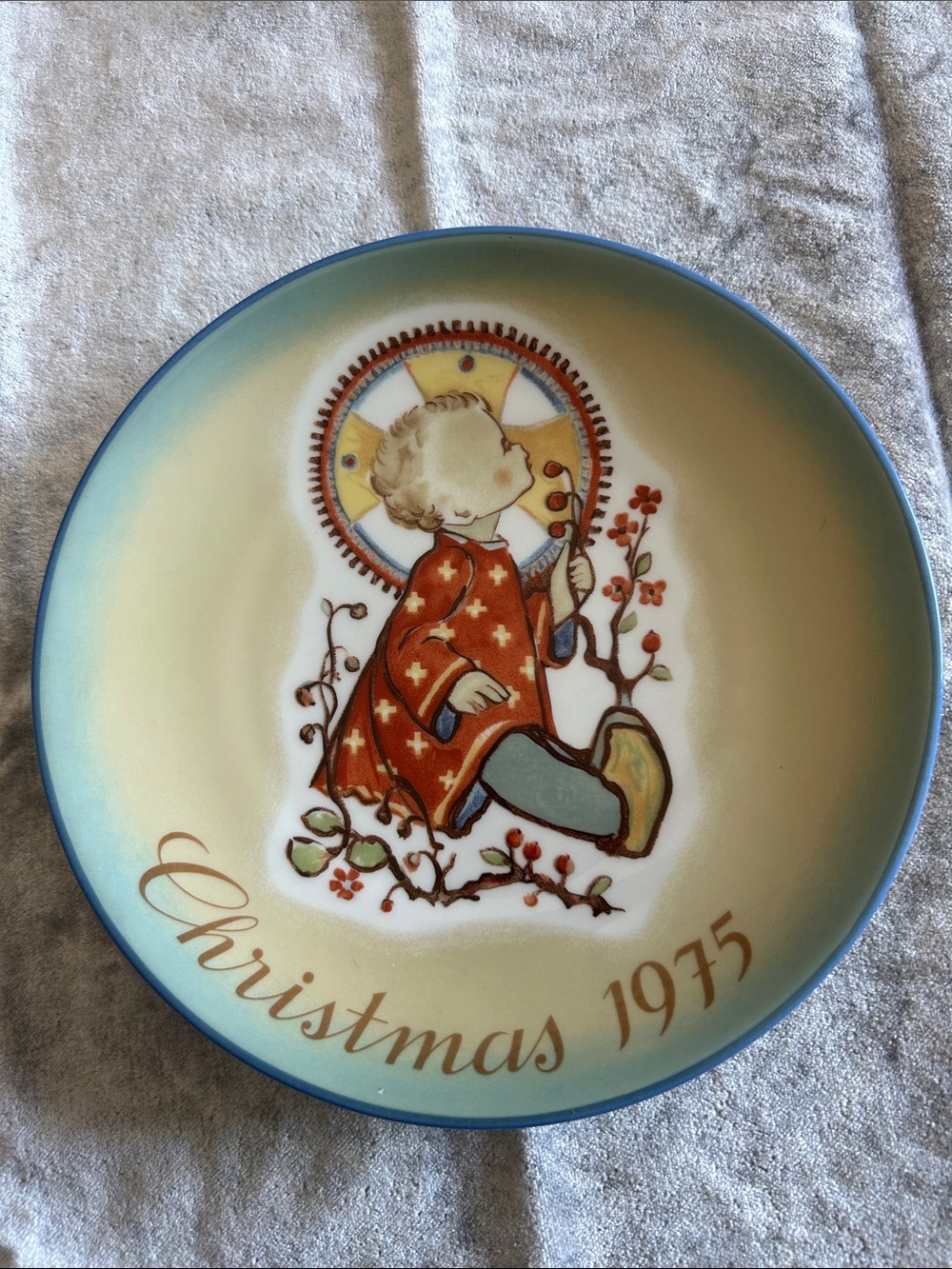 Christmas 1975 Decorative Ceramic Plate - Blue and Cream